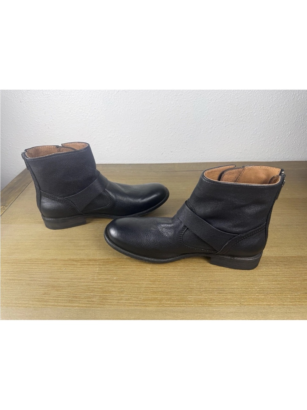Frye Tyler Engineer Black Leather Ankle Boots size 8.5 retails $300 - Picture 5 of 7